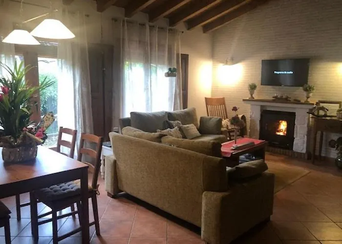 Casa de Férias CR LA CUMBRE-Piscina Natural, Desconexión y Confort con vistas a Sierra de Gata TR-CC-00490 *