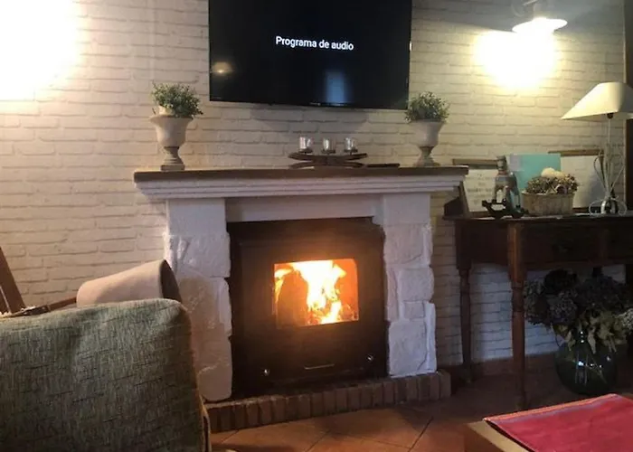 Casa de Férias CR LA CUMBRE-Piscina Natural, Desconexión y Confort con vistas a Sierra de Gata TR-CC-00490 *